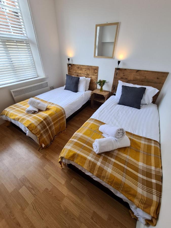 Coopers, Ground Floor Apartment With 2 Bedrooms And 2 Bathrooms Within A Georgian Listed Building バートン・アポン・トレント エクステリア 写真