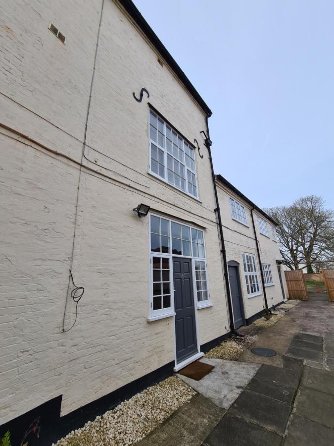 Coopers, Ground Floor Apartment With 2 Bedrooms And 2 Bathrooms Within A Georgian Listed Building バートン・アポン・トレント エクステリア 写真